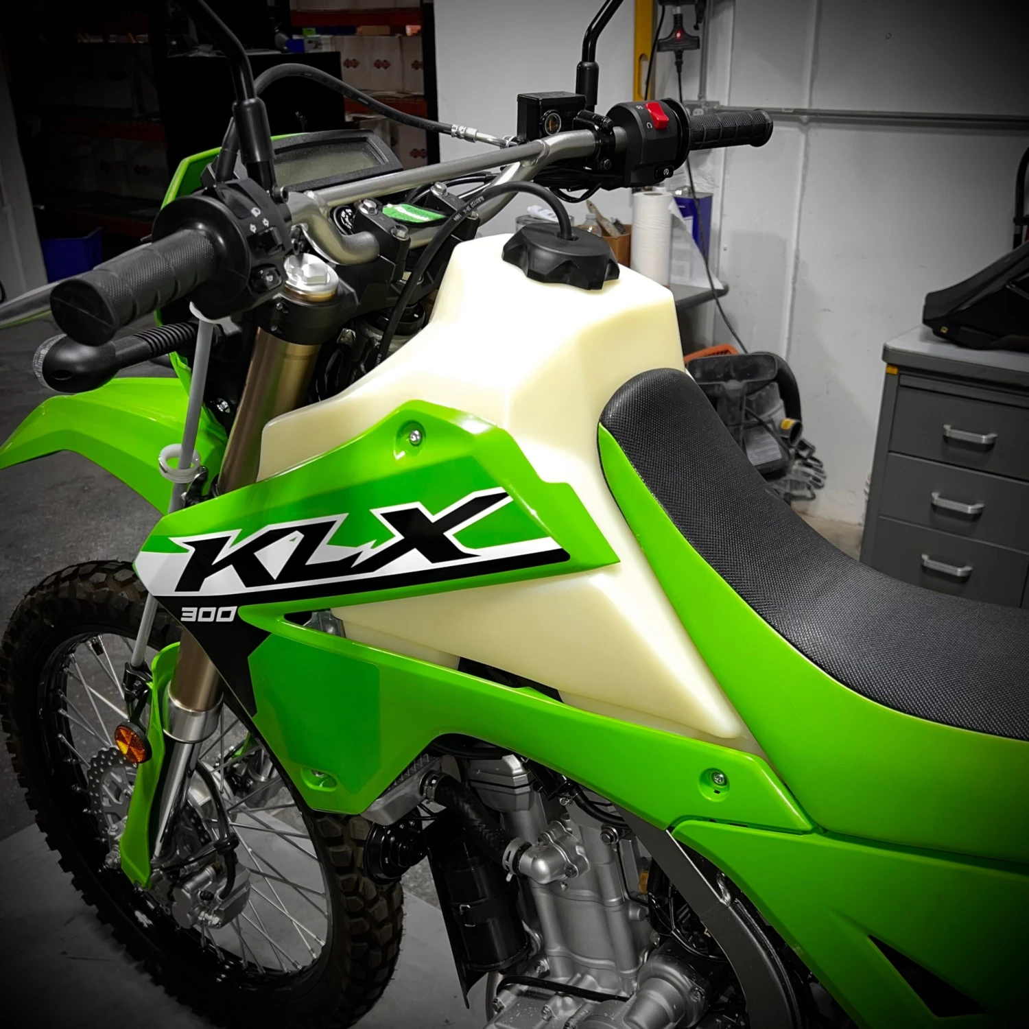 3.8 Gal Fuel Tank #13166 4 3.8 Gal Fuel Tank #13166 - Image 2